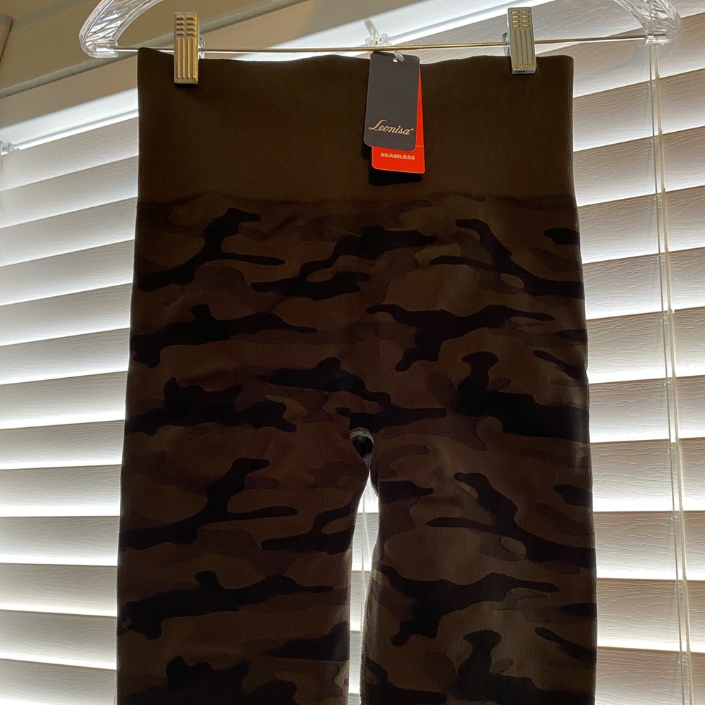 SALE Victoria’s Secret Camo set NWT